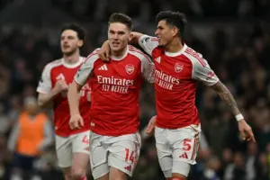 Arsenal Jamu Chelsea di Emirates: Pertarungan Sengit Jaga Jarak Puncak Klasemen Liga Inggris