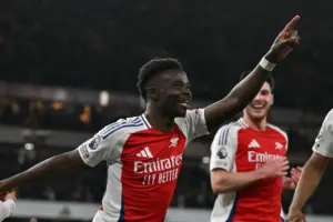 Arsenal Unggul Sementara: Bukayo Saka Cetak Gol Pembuka ke Gawang Brighton di Liga Inggris