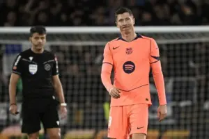 Barcelona Dihantam Kabar Buruk: Robert Lewandowski Absen Hadapi Atletico Madrid Akibat Patah Tulang Rongga Mata