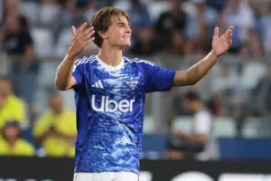 Fabregas Soroti Disiplin Tim, Nico Paz Dicadangkan Como Usai Telat Makan Siang, Kini Siap Hadapi Inter