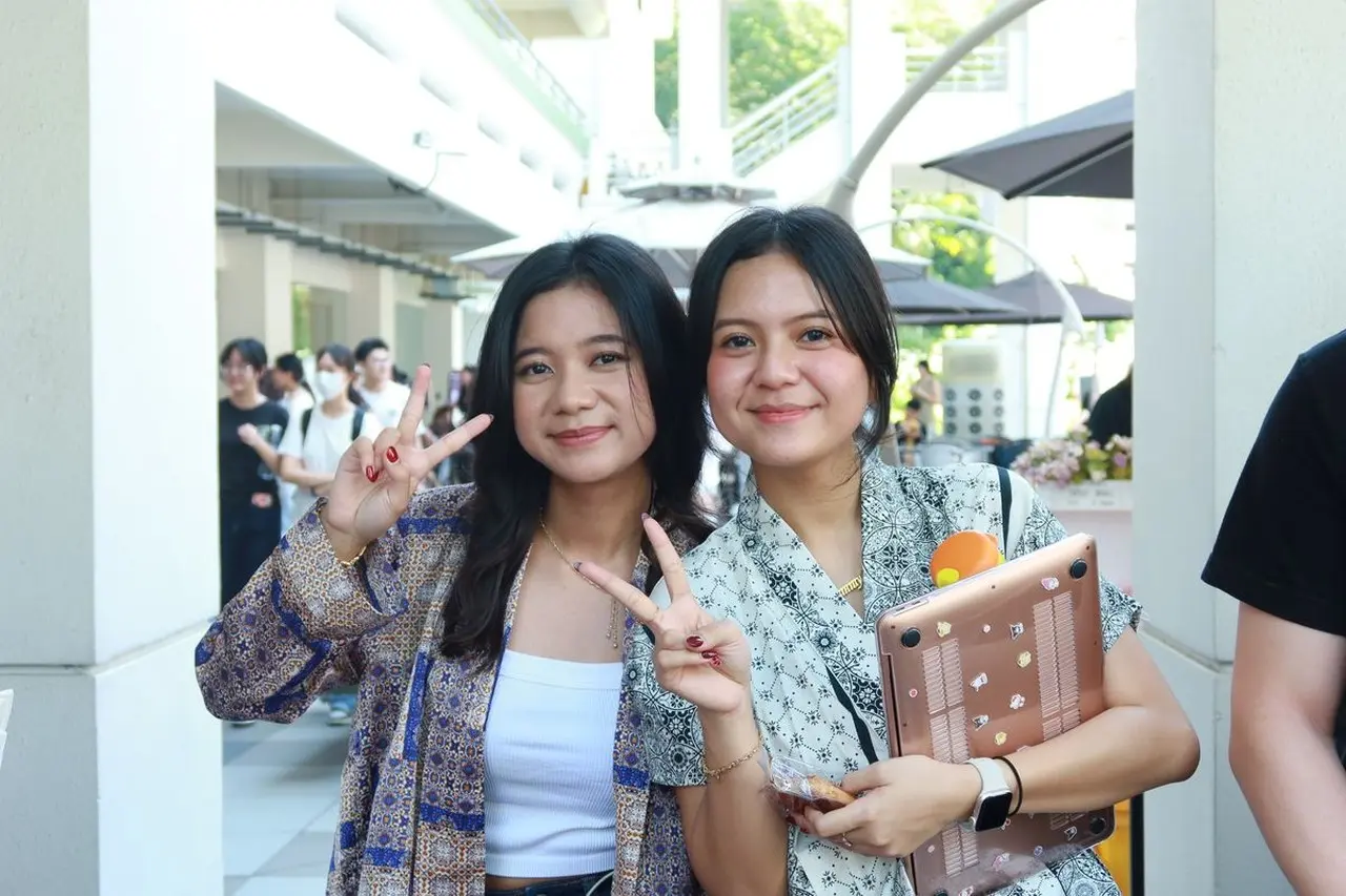 Fenny dan Femmy Zalsabiella Terangkan Pengalaman Adaptasi Sistem Pendidikan Cepat di JCU Singapura