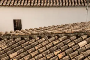 Gentengisasi Nasional: Mengapa Atap Tanah Liat Kian Tergeser dan Tantangan Ekonomi Desa di Tengah Modernisasi?