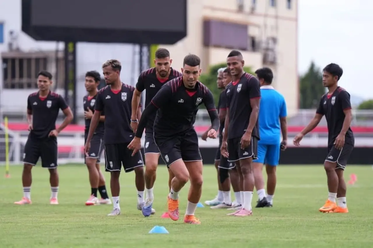 Malut United Ungkap Kesiapan Penuh Hadapi PSM Makassar di Gelora Kie Raha, Optimis Raih Kemenangan Kandang