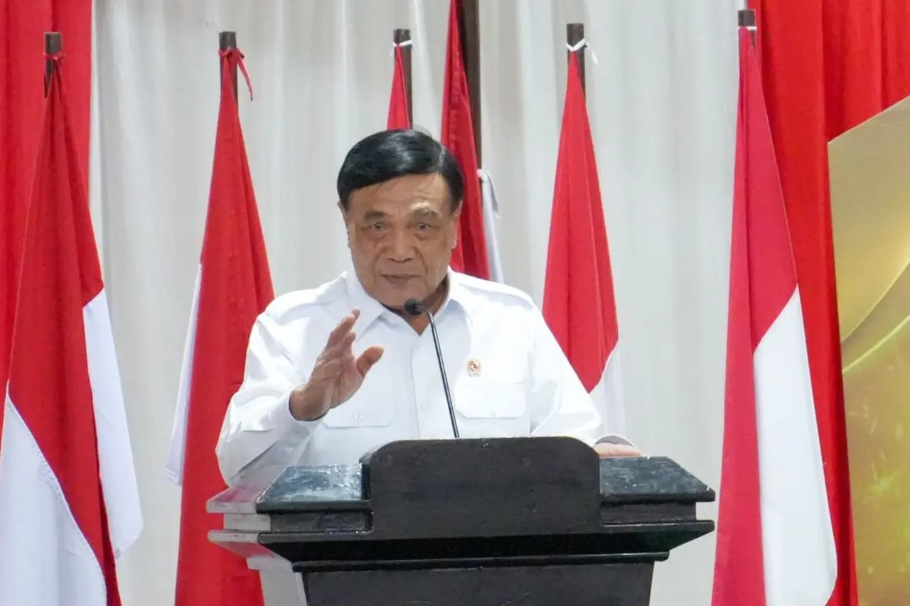 Menko Polkam Djamari Chaniago Tolak Gelar Datuk Minangkabau: Soroti Kriteria dan Penghormatan Adat