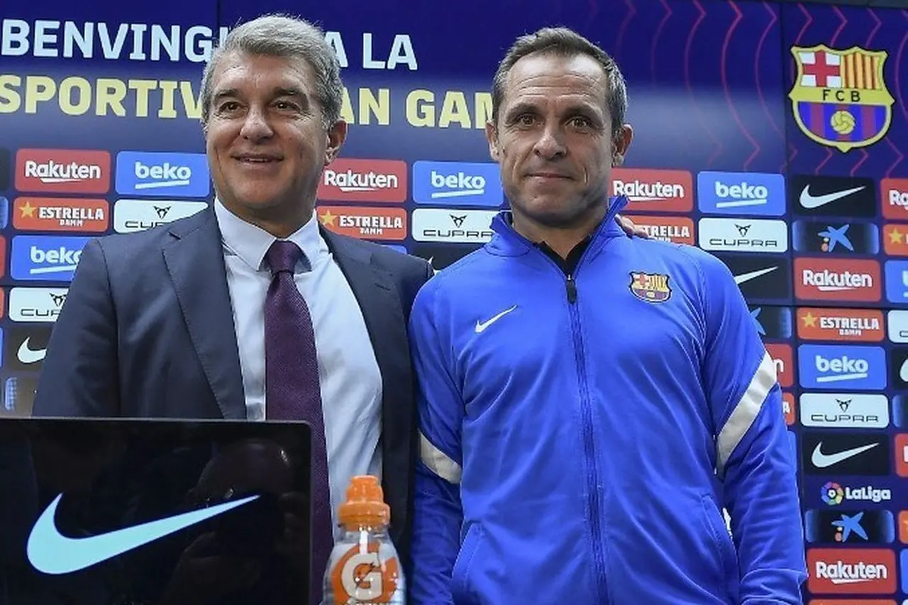 Pelatih dan Bintang Barcelona Ungkap Solidaritas Dukungan untuk Joan Laporta Jelang Pemilihan Presiden Klub Pelatih dan Bintang Barcelona Ungkap Solidaritas Dukungan untuk Joan Laporta Jelang Pemilihan Presiden Klub