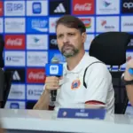 Pelatih Persija Soroti Kondisi Rumput JIS Usai Borneo FC Protes Larangan Official Training