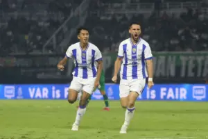 Persaingan Super League 2025-2026 Memanas: Persib Jaga Puncak, Borneo FC Ungkap Tantangan Berat