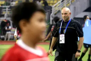 Persebaya Tahan Imbang Juara Bertahan Persib 2-2, Bernardo Tavares Soroti Keberhasilan Perubahan Posisi Toni Firmansyah