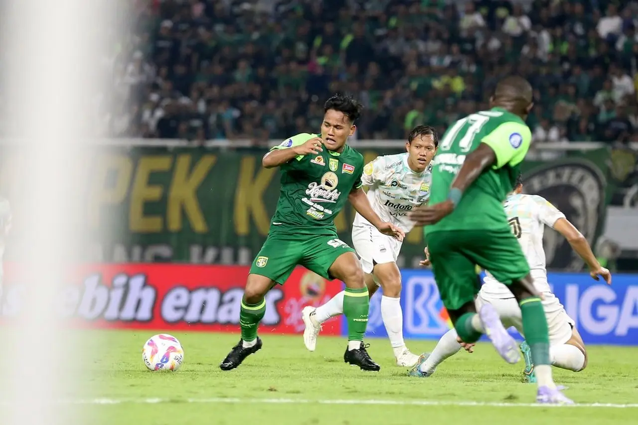 Persib Bandung Hadapi Persebaya Surabaya di Pekan ke-24 Super League, Hodak Soroti Pertahanan Lawan Persib Bandung Hadapi Persebaya Surabaya di Pekan ke-24 Super League, Hodak Soroti Pertahanan Lawan