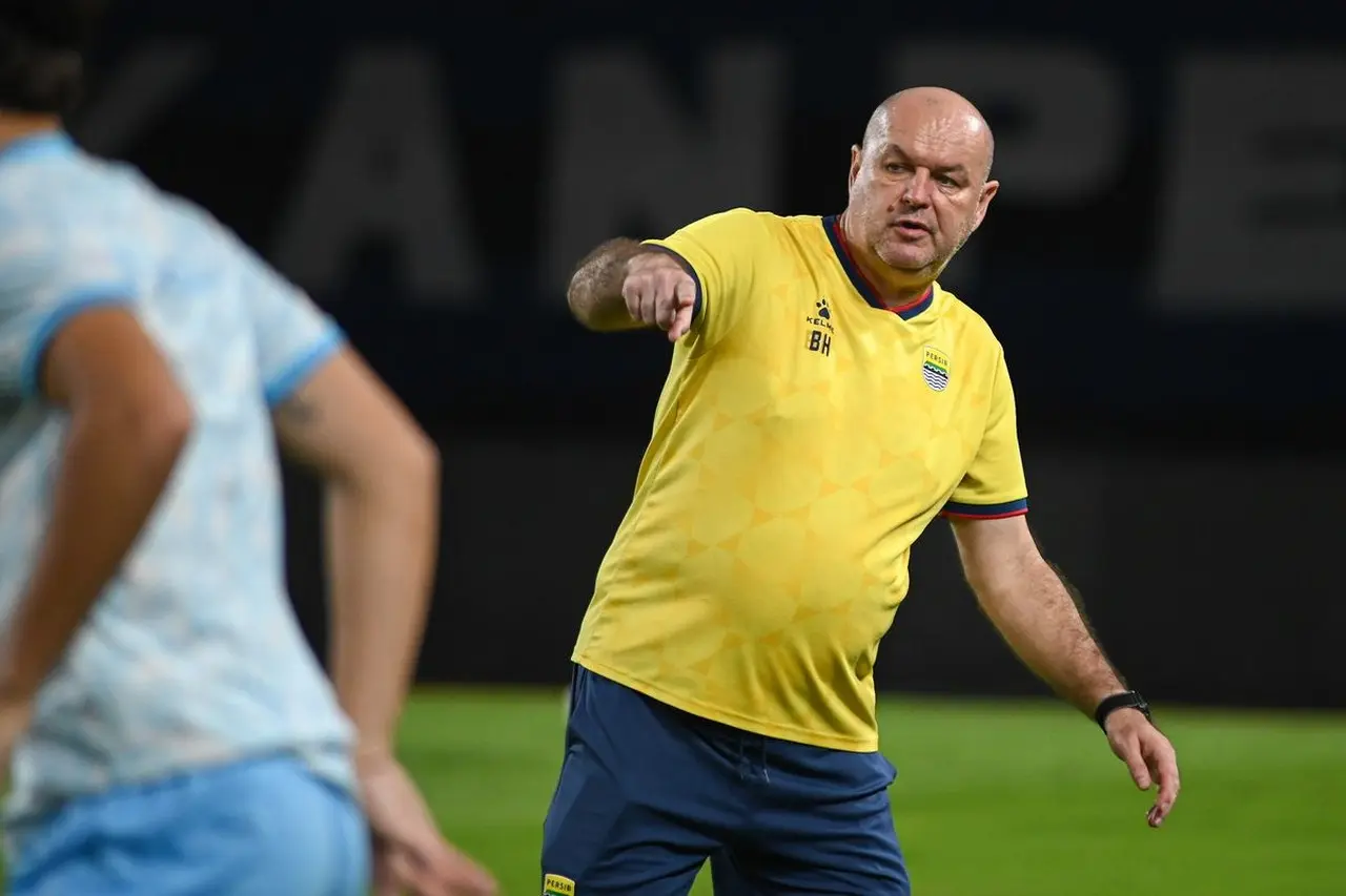 Persib Bandung Perbarui Kekuatan Tim Jelang Laga Kontra Persik, Hodak Ungkap Kebingungan Pemain Inti