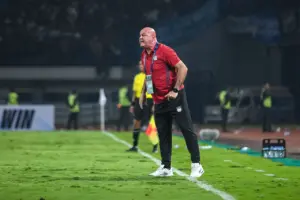 Persib Ditahan Imbang Persebaya 2-2, Bojan Hodak Soroti Wasit dan Tolak Berkomentar Lebih Jauh