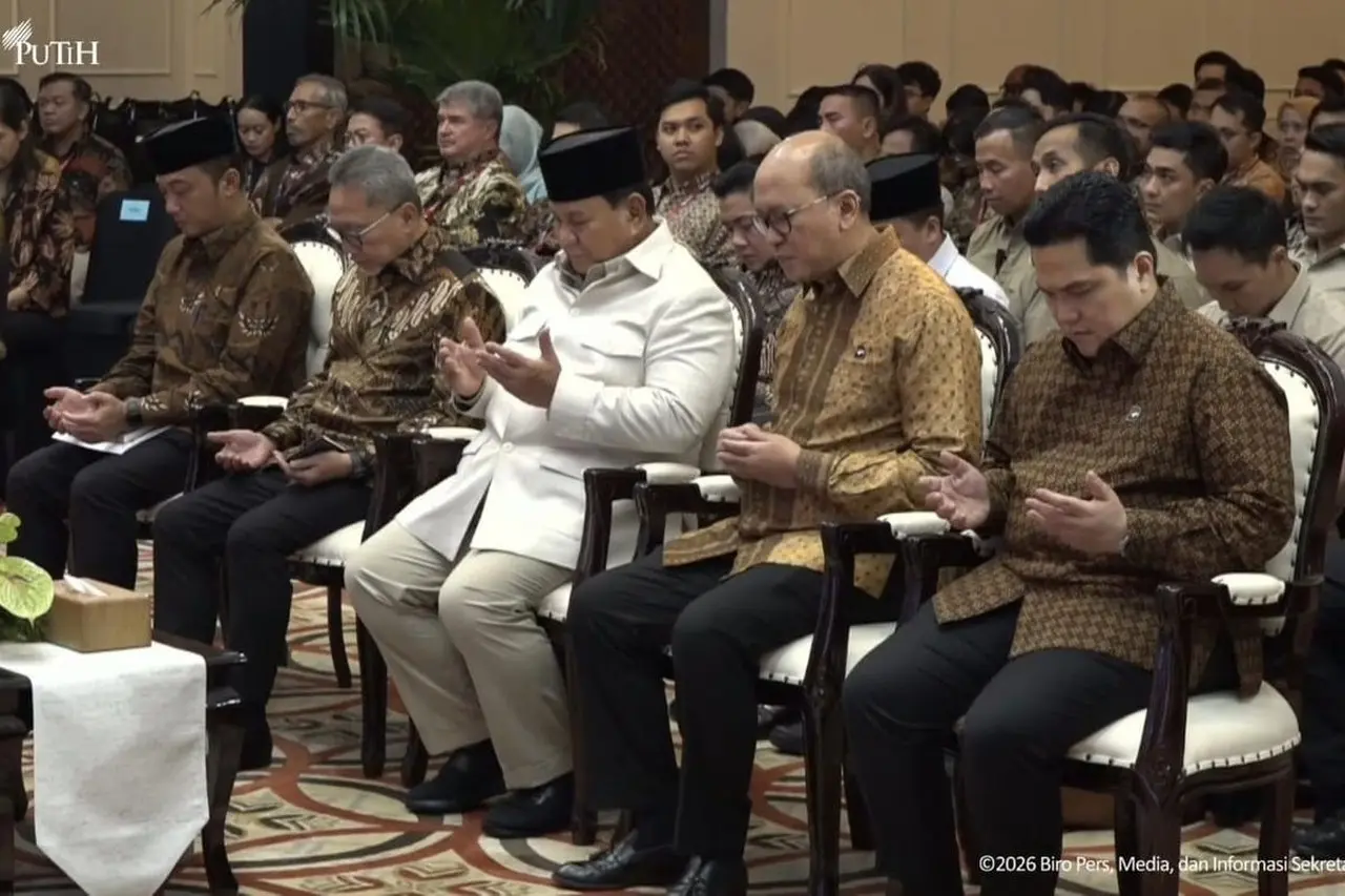 Presiden Prabowo Subianto Dampingi Rosan Roeslani dan Erick Thohir dalam HUT ke-1 Danantara