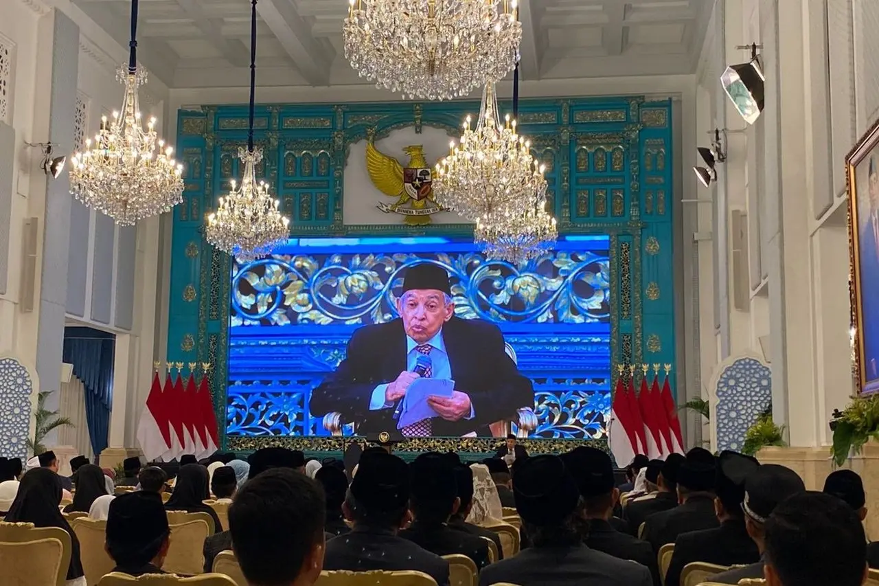 Quraish Shihab Jelaskan Bukti Kesempurnaan Al-Qur’an, Soroti Keseimbangan Kata yang Unik