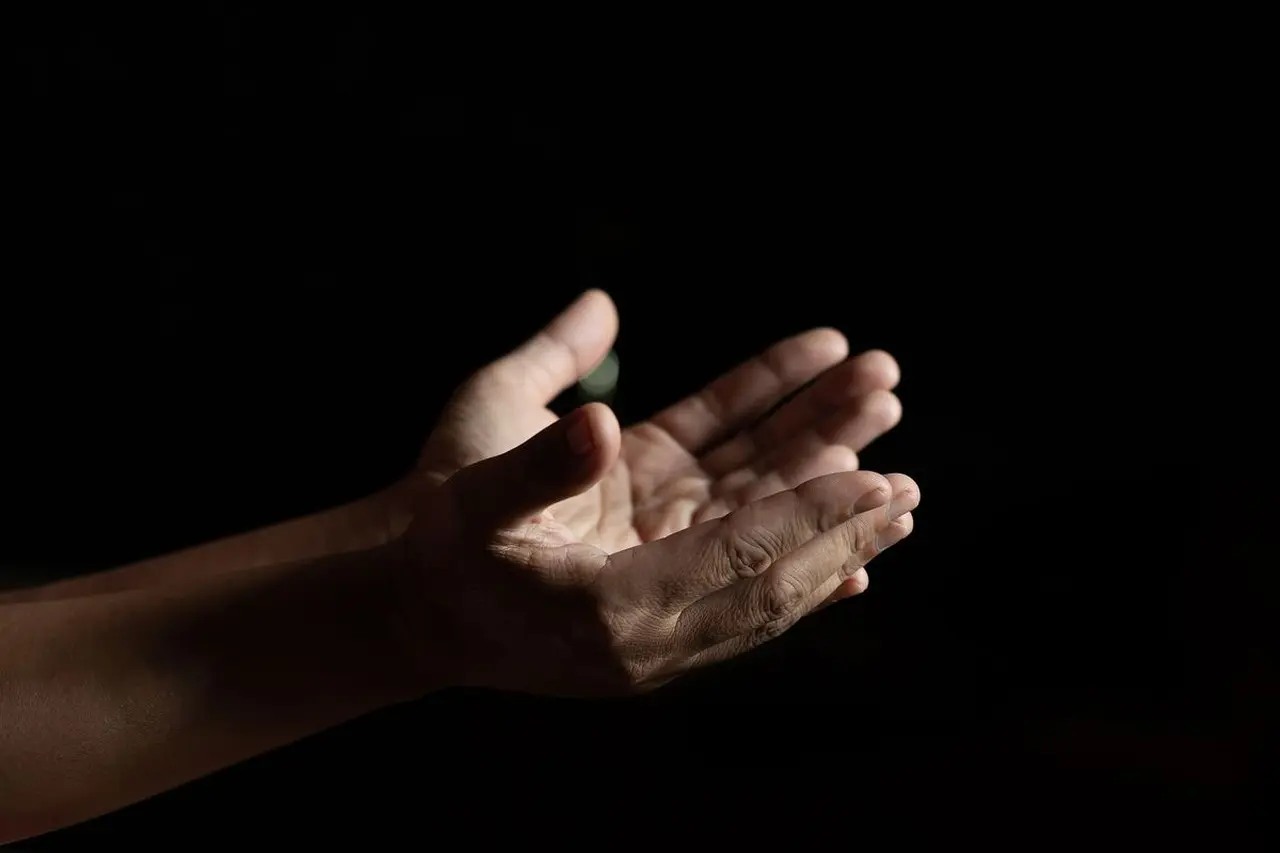 Rasulullah SAW Ajarkan Doa Khusus Hadapi Musuh dan Konflik: Kunci Ketenangan di Masa Sulit