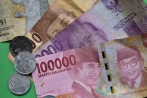 Rupiah Tergelincir: Pelemahan Mata Uang Garuda dan Asia Lainnya Dipicu Eskalasi Konflik Timur Tengah