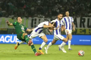 Super League 2025-2026: Persebaya Tahan Imbang Pemuncak Klasemen Persib 2-2 di GBT