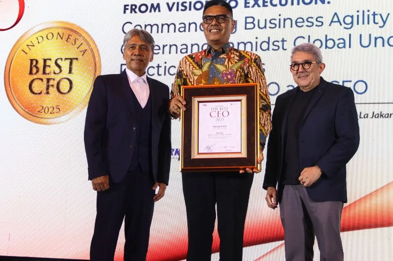 Surya Fitri, CEO Siemens Indonesia, Dinobatkan sebagai Indonesia Best CEO 2025 Berkat Strategi Digitalisasi Surya Fitri, CEO Siemens Indonesia, Dinobatkan sebagai Indonesia Best CEO 2025 Berkat Strategi Digitalisasi
