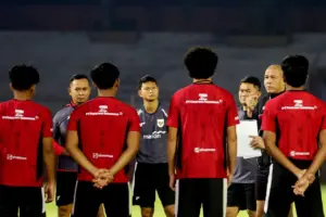 Timnas U20 Indonesia Mulai TC di Surabaya, Nova Arianto Jelaskan Pentingnya Filosofi Bermain Seragam