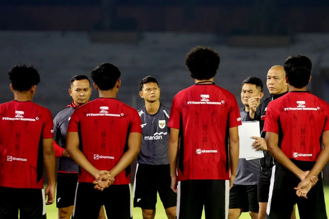 Timnas U20 Indonesia Mulai TC di Surabaya, Nova Arianto Jelaskan Pentingnya Filosofi Bermain Seragam