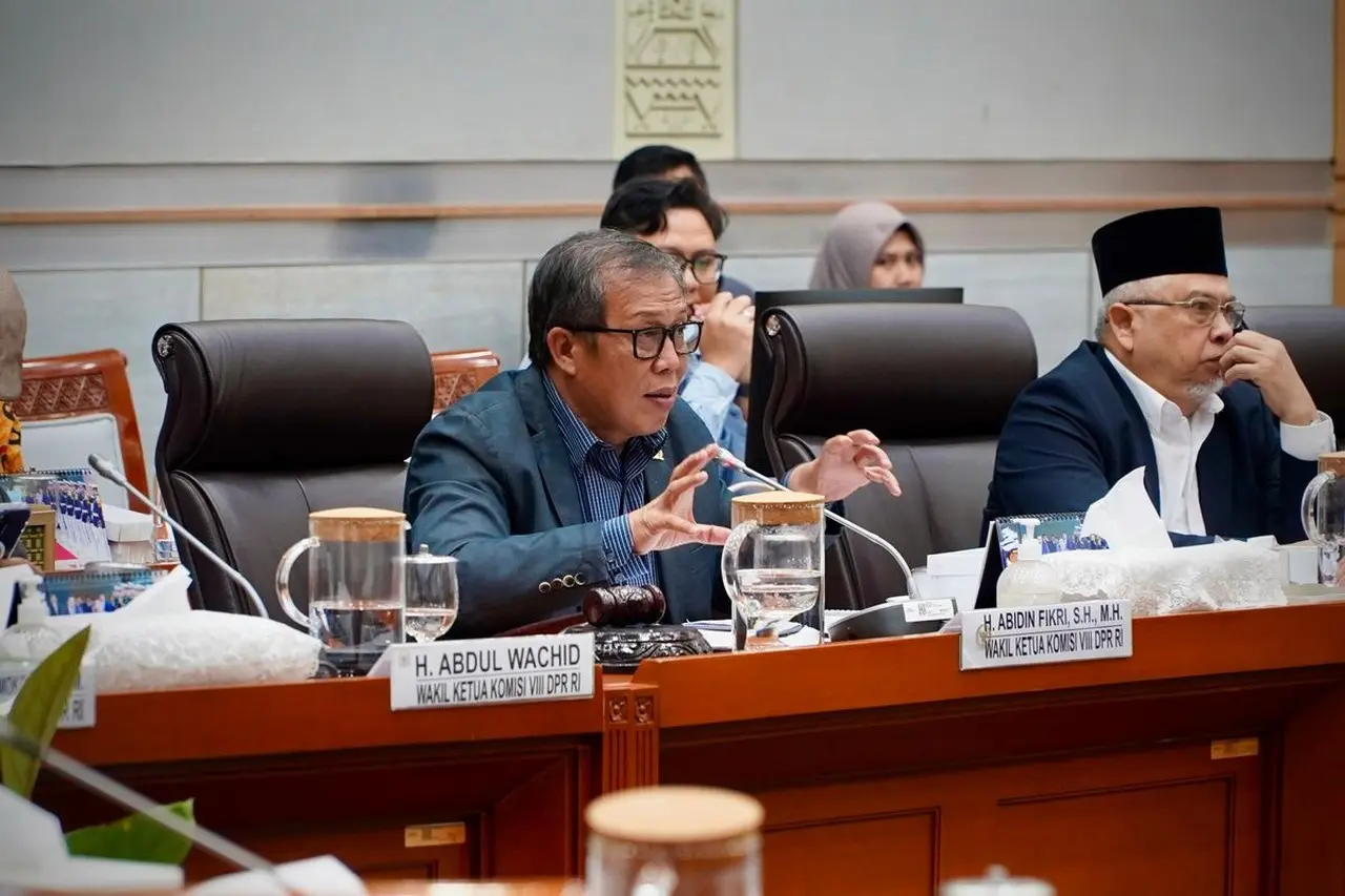 Tunjangan Guru Madrasah: Komisi VIII DPR Desak Kemenag Segera Cairkan Sebelum Idul Fitri 1447 H Tunjangan Guru Madrasah: Komisi VIII DPR Desak Kemenag Segera Cairkan Sebelum Idul Fitri 1447 H