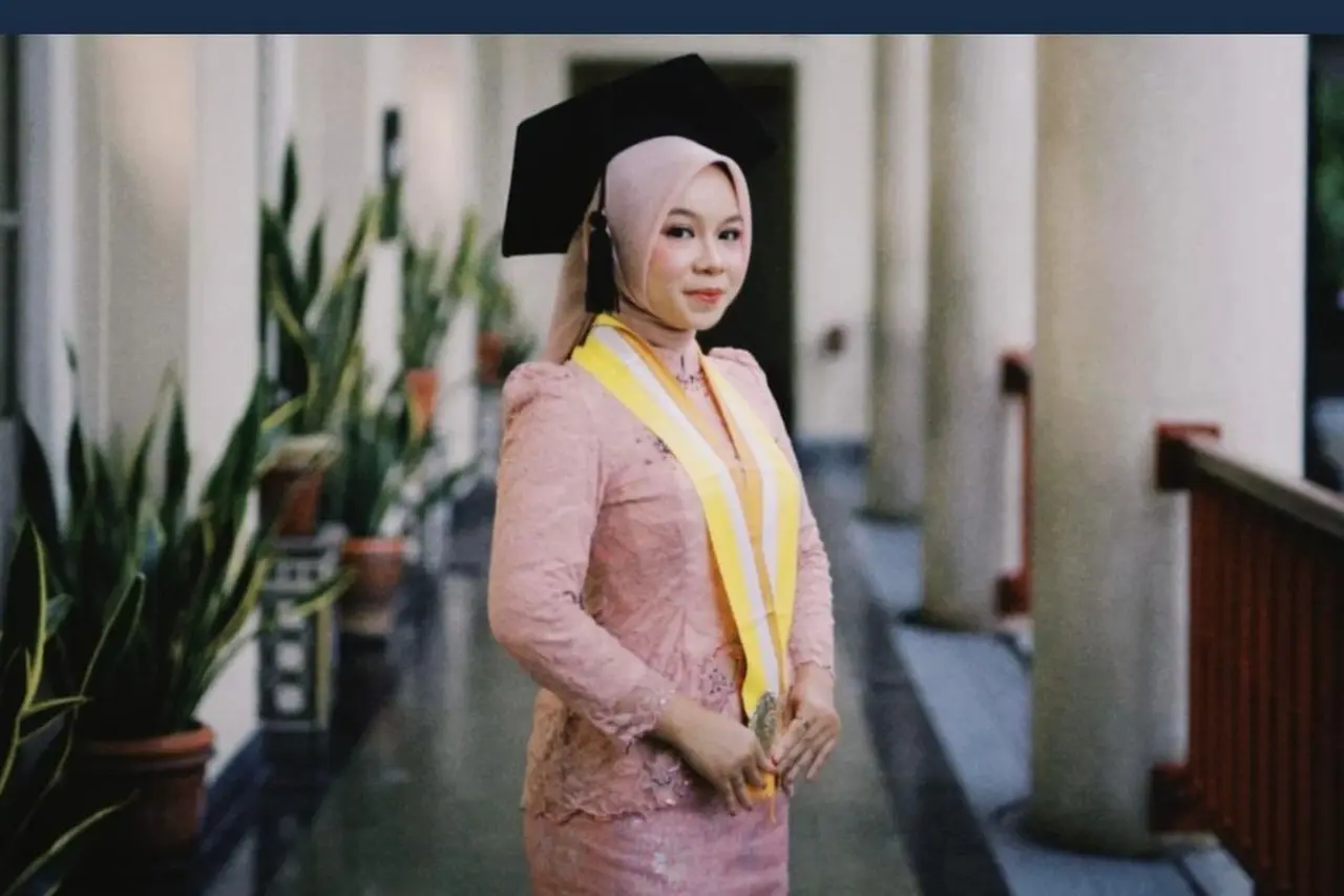 UGM Catat Tiara Amanda Pramesti Gumay Sebagai Wisudawan Termuda, Lulus Kedokteran Gigi di Usia 20 Tahun