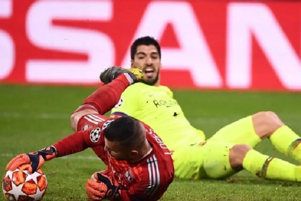 Ungkap Siasat Cerdik Kiper Nantes: Pura-pura Cedera, Bantu Pemain Muslim Berbuka Puasa di Ligue 1