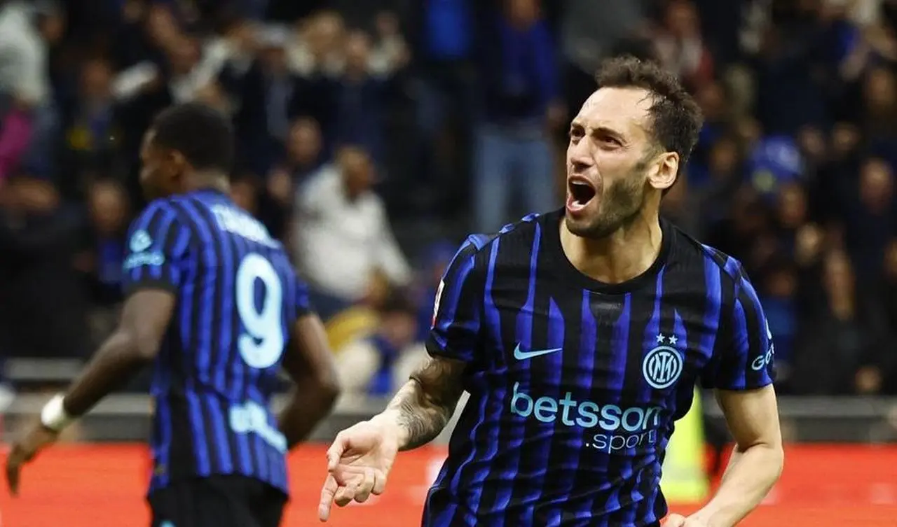 Hakan Calhanoglu Dipastikan Bertahan di Inter Milan Musim Depan