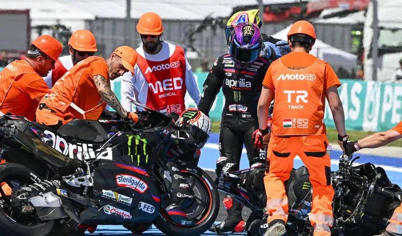 Bos Aprilia Salahkan Jorge Martin atas Crash Massal MotoGP Hungaria Bos Aprilia Salahkan Jorge Martin atas Crash Massal MotoGP Hungaria