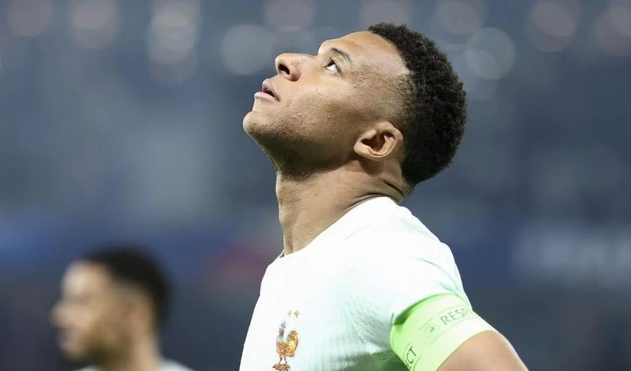 Dembele Bela Mbappe, Sebut Kritik Sudah Kelewatan