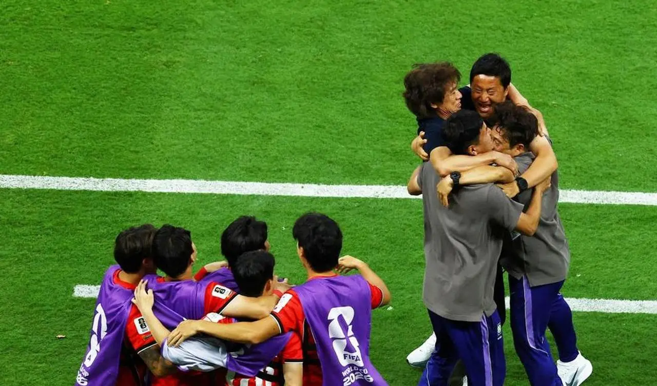 Hong Myung-bo Ungkap Kunci Kemenangan Korsel atas Ceko Hong Myung-bo Ungkap Kunci Kemenangan Korsel atas Ceko