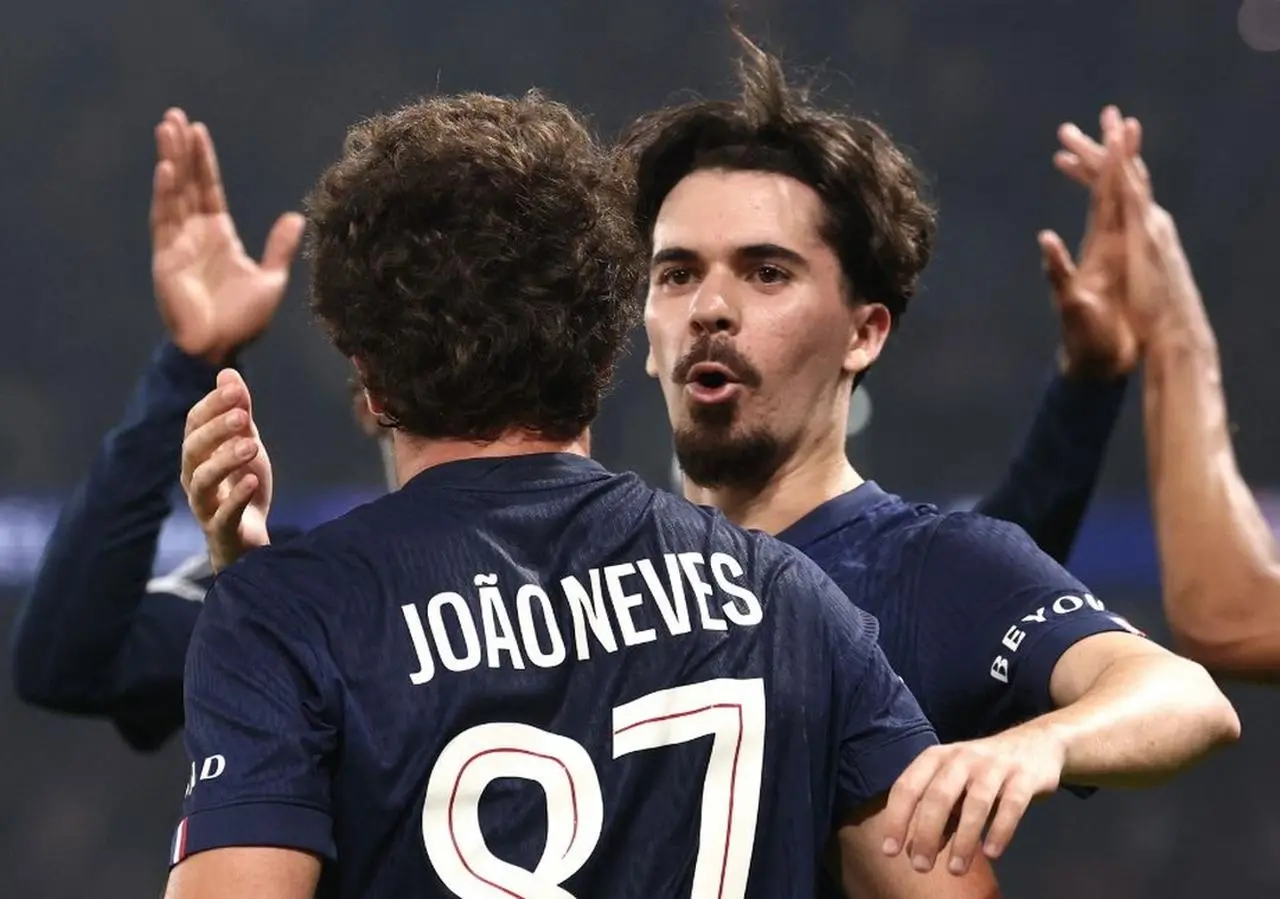 Jorge Mendes Tegaskan Vitinha dan Joao Neves Tak Dijual PSG Jorge Mendes Tegaskan Vitinha dan Joao Neves Tak Dijual PSG