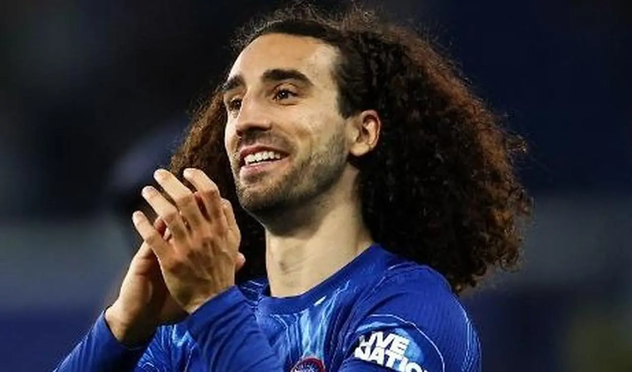 Marc Cucurella Tepis Rumor Transfer, Tegaskan Bahagia di Chelsea