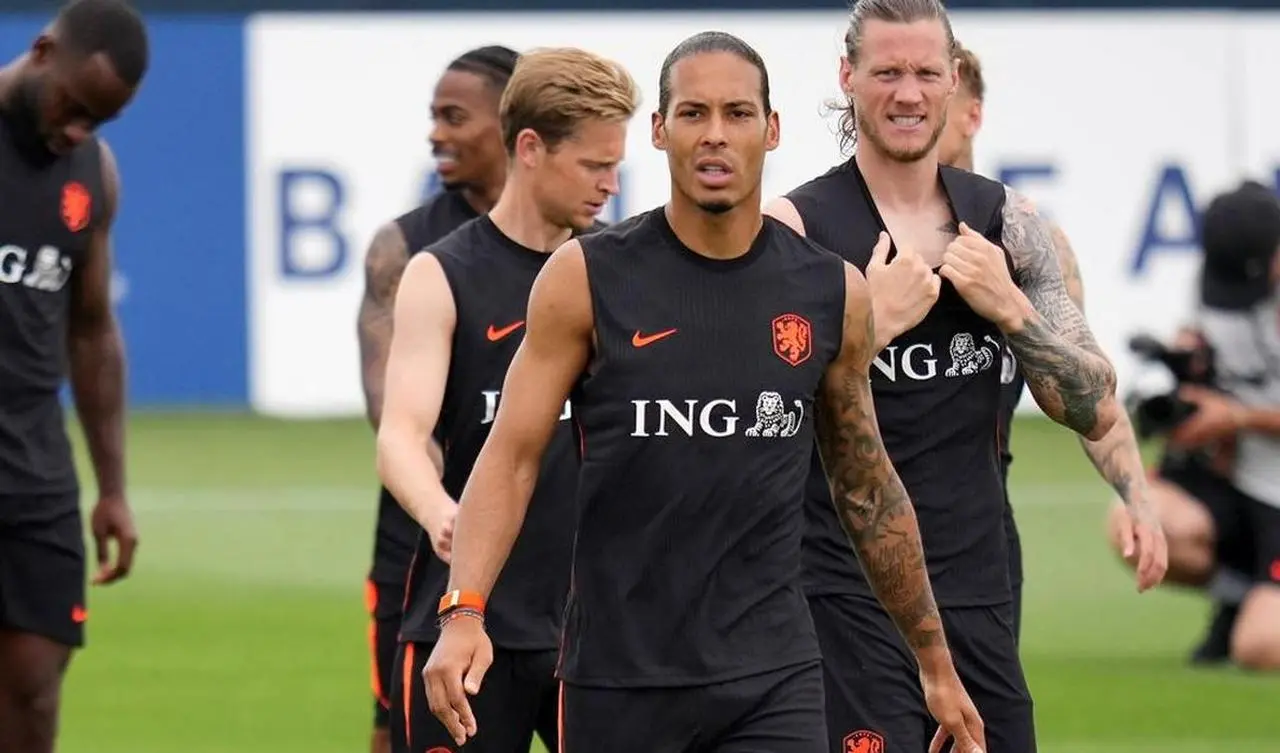 Van Dijk Tak Khawatir Cuaca Panas AS Jelang Belanda vs Jepang Van Dijk Tak Khawatir Cuaca Panas AS Jelang Belanda vs Jepang