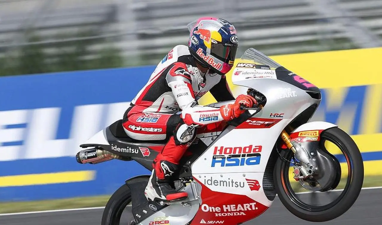 Veda Ega Jelaskan Long Lap Penalty yang Merugikannya di Moto3 Hungaria Veda Ega Jelaskan Long Lap Penalty yang Merugikannya di Moto3 Hungaria