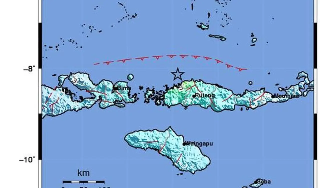 Gempa M 7,0 NTT Terasa di Makassar, Warga Berhamburan Keluar Rumah Gempa M 7,0 NTT Terasa di Makassar, Warga Berhamburan Keluar Rumah